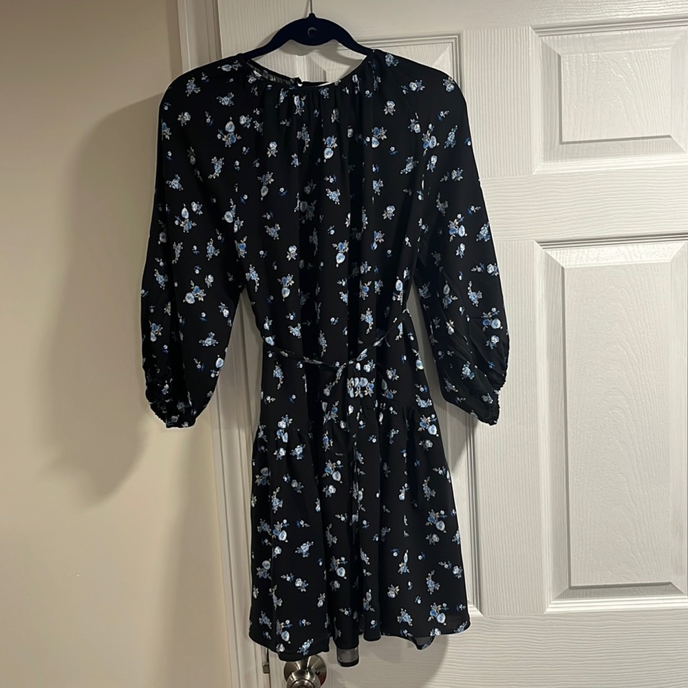 H&M Mama Maternity Navy Floral Dress. New with tags / never been worn. Size S.